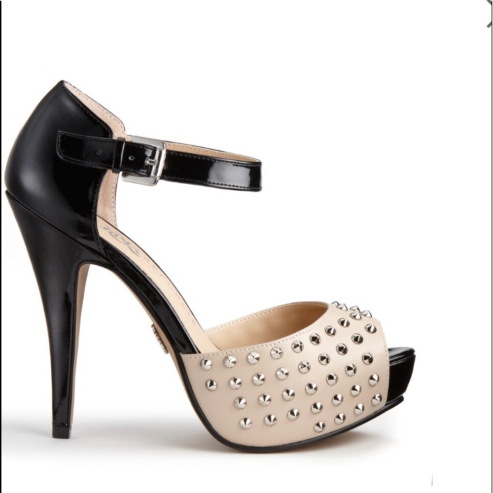 WOMEN SHOES HEELS ROCK & REPUBLIC (7.5)